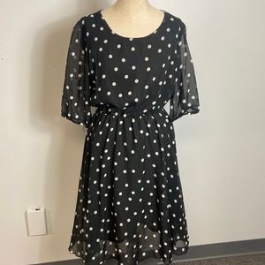Meanor Women NWT Size L Black & White Polka Dots Round Neck Knee Length Sheer